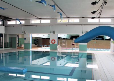 Vue intérieur du bassin de la piscine Siriena