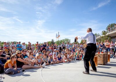 Spectacle vivant avec beaucoup de monde