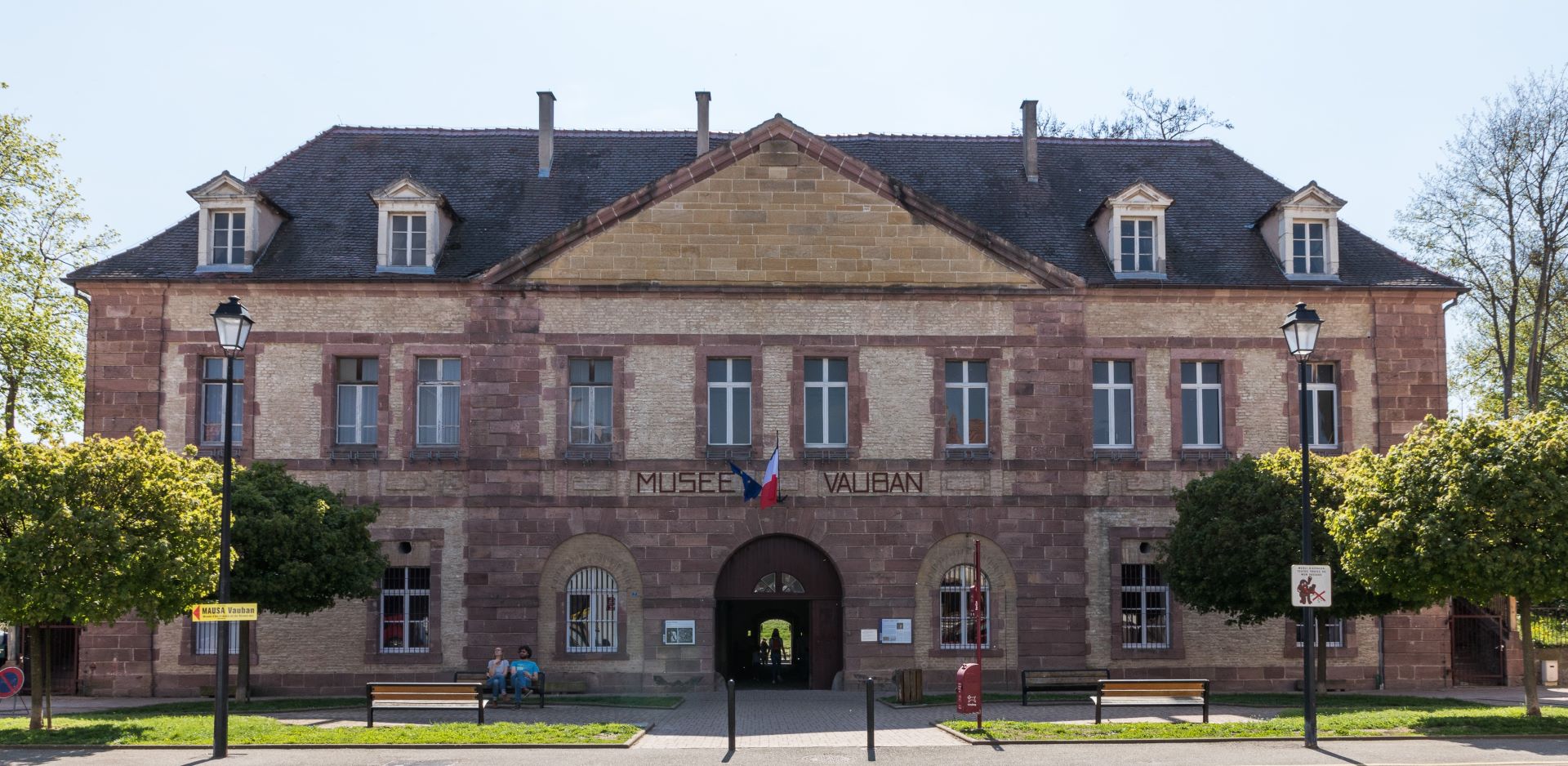 Façade principale, Entrée du Musée Vauban