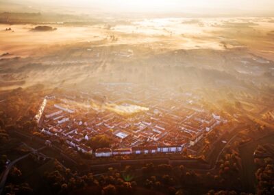 Vu aérienne de Neuf-Brisach, ses fortifications, prise au lever du soleil